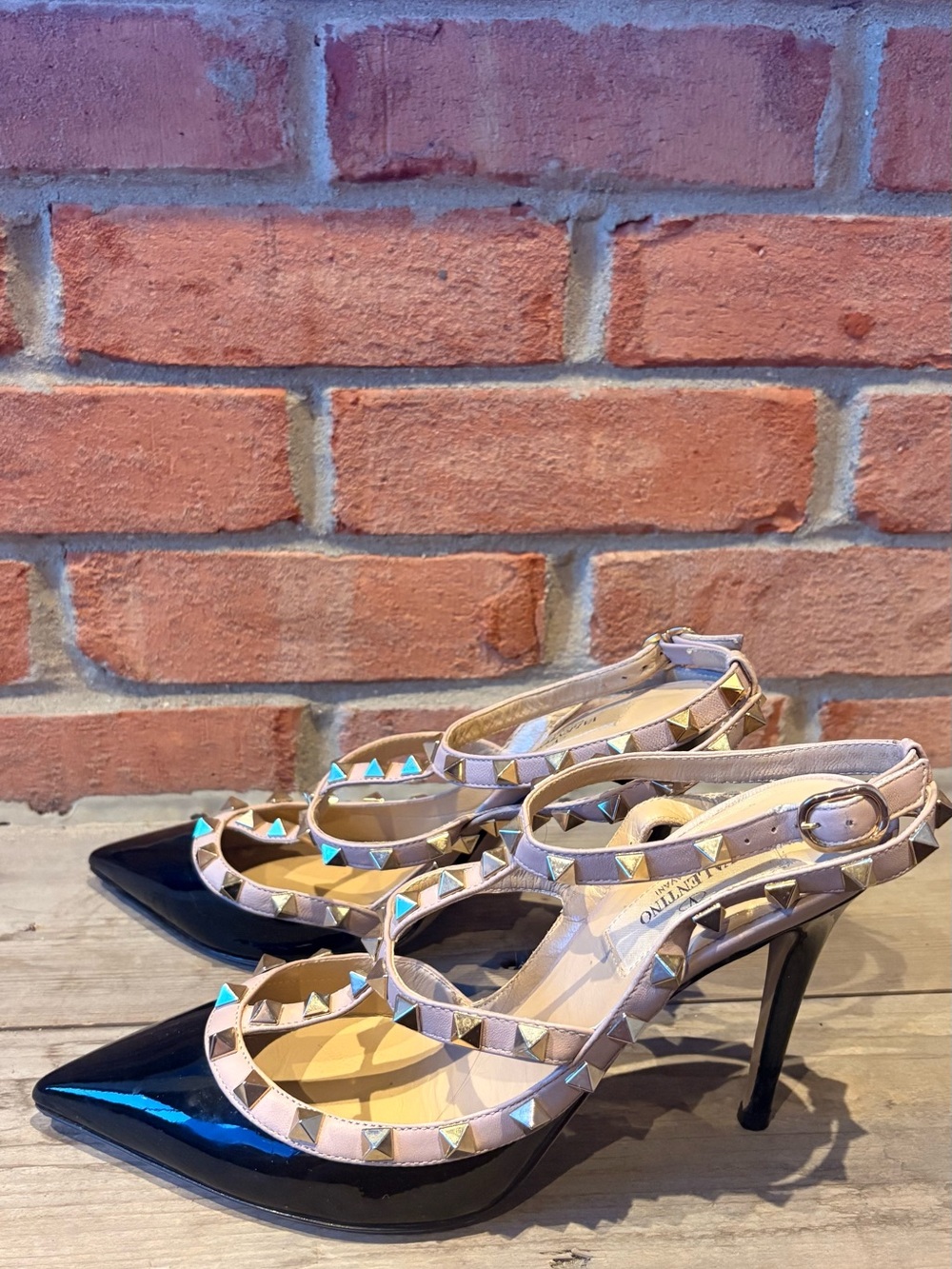 Valentino Patent Pointed-Toe Rockstud Slingback Heels - Black - Picture 3 of 7
